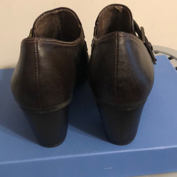 Naturalizer brown booties - Picture 5 of 9